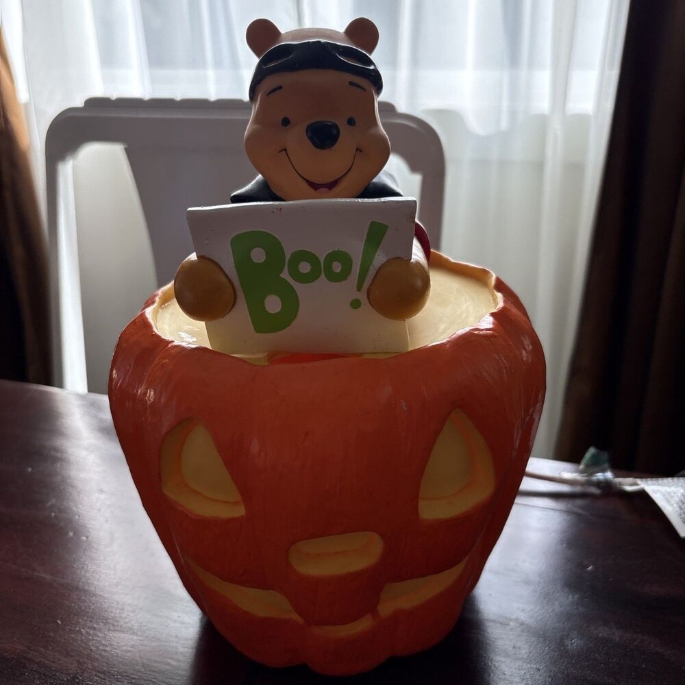Vintage Winnie The Pooh Halloween Pumpkin Jack O Lantern Disney 11" Light Works